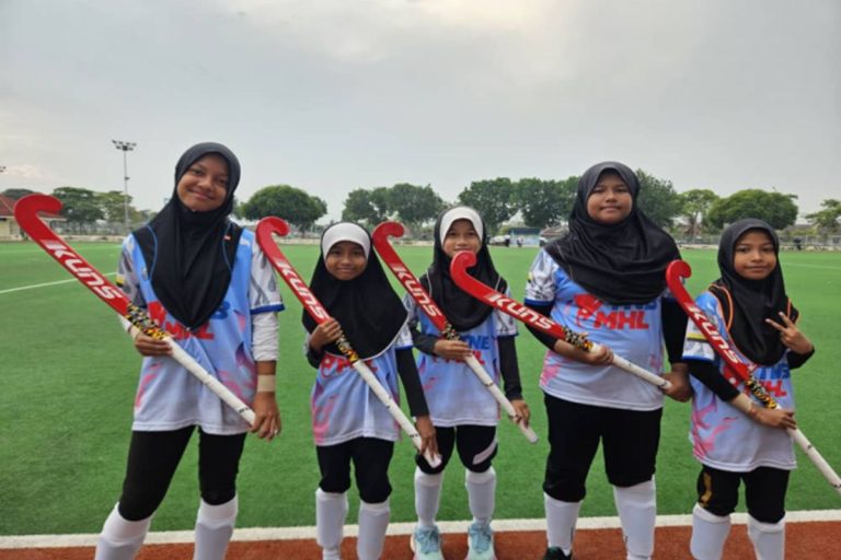 Contribution of Hockey Equipment to Sekolah Kebangsaan TLDM II Featured Image